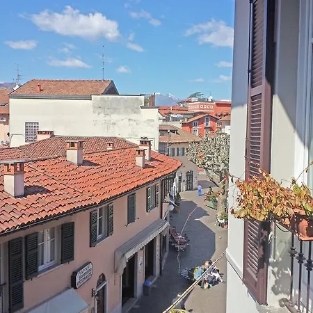 Via De Vit * Stresa
