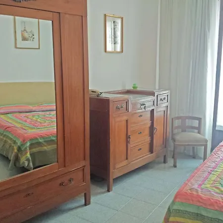 Apartment Via De Vit Stresa