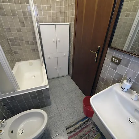 Apartament Via De Vit Stresa
